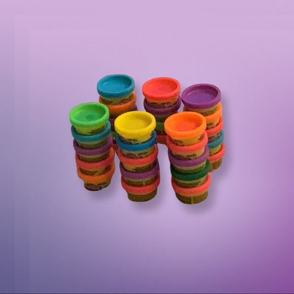 Play-Doh 30 Count “Party Size” Tubs - Picture 1 of 1